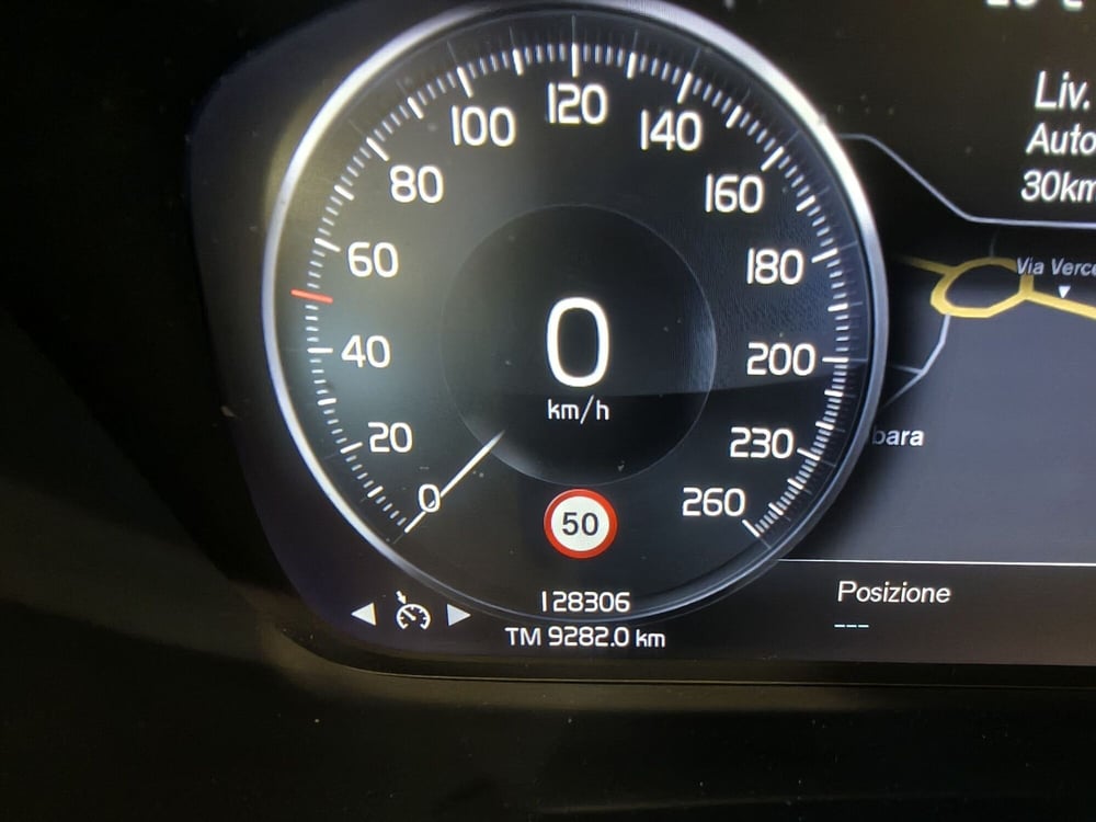 Volvo XC40 usata a Vercelli (13)