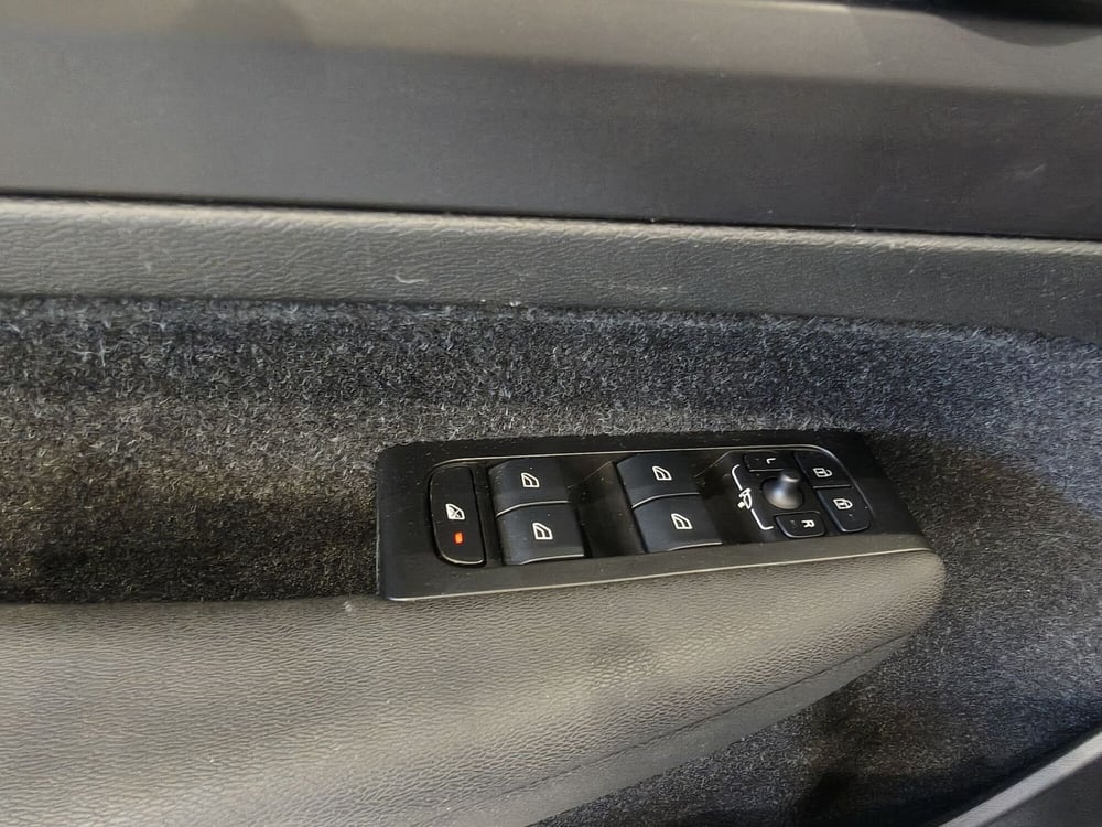 Volvo XC40 usata a Vercelli (19)