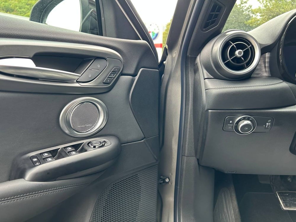 Alfa Romeo Tonale usata a Ancona (9)