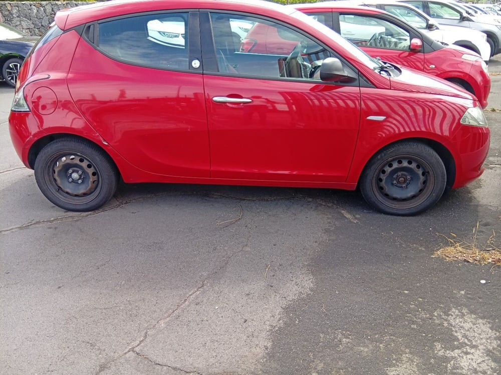 Lancia Ypsilon usata a Catania (2)