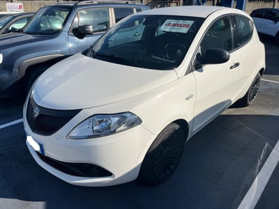 Lancia Ypsilon 1.2 69 CV 5 porte Elefantino Blu del 2018 usata a Altopascio
