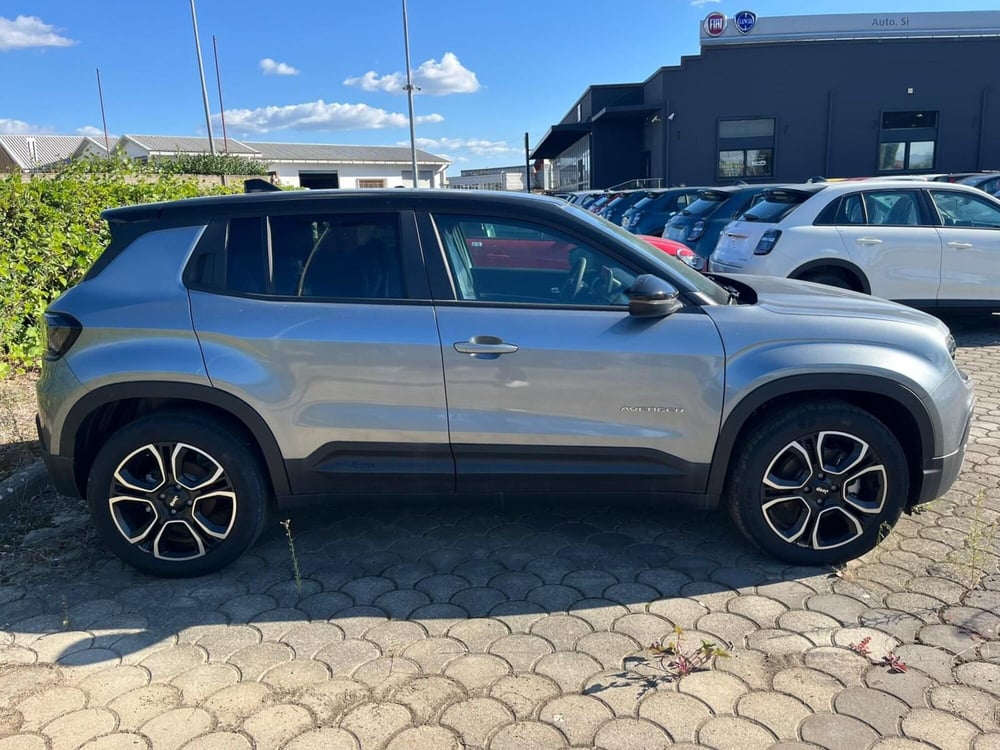 Jeep Avenger nuova a Lucca (4)