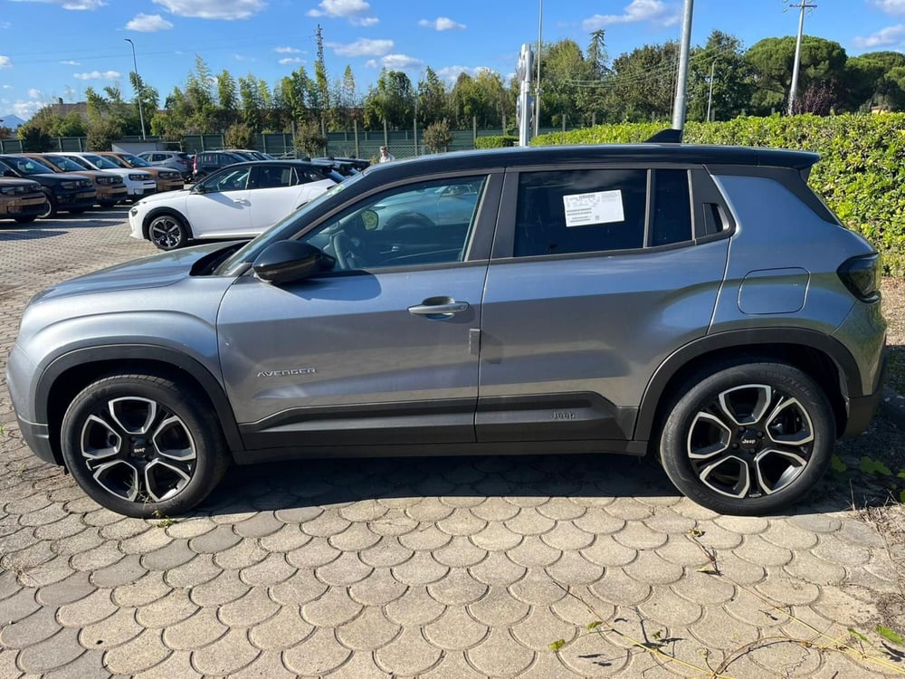 Jeep Avenger nuova a Lucca (8)