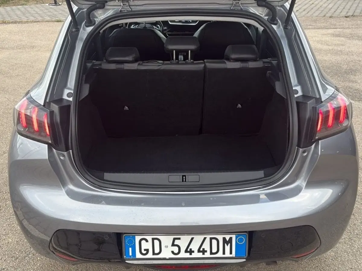 Peugeot 208 usata a Foggia (10)