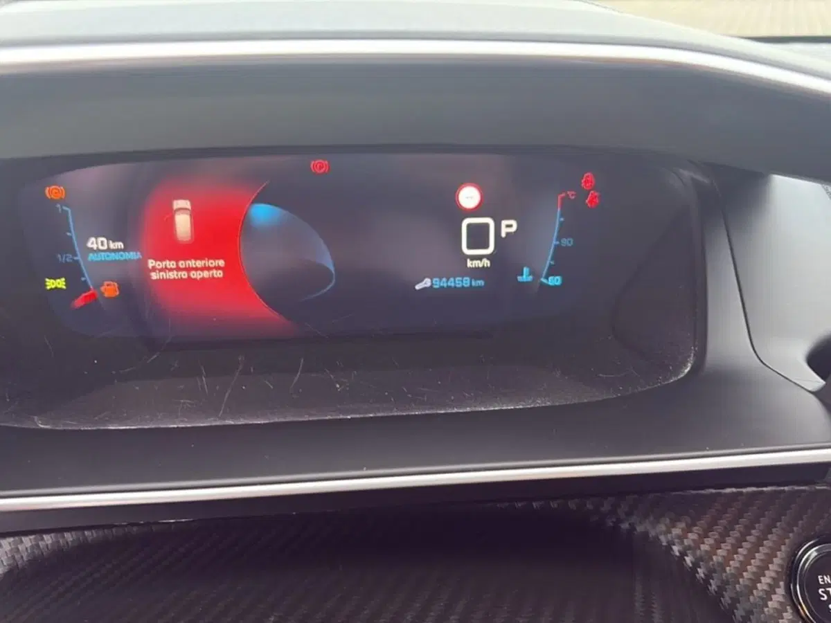 Peugeot 208 usata a Foggia (11)