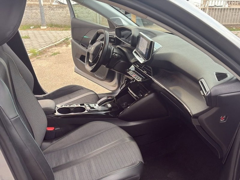 Peugeot 208 usata a Foggia (17)