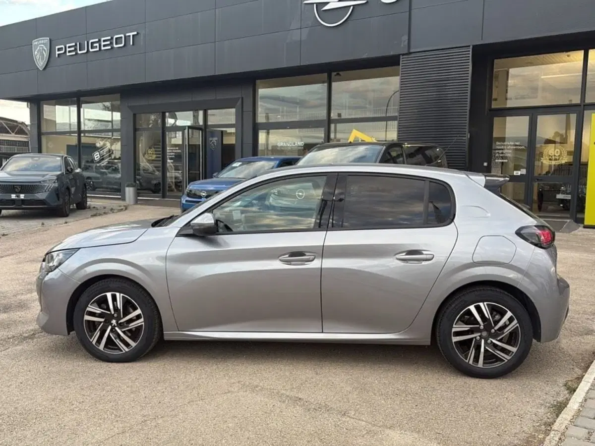 Peugeot 208 usata a Foggia (8)