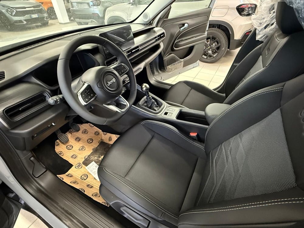 Jeep Avenger nuova a Arezzo (10)