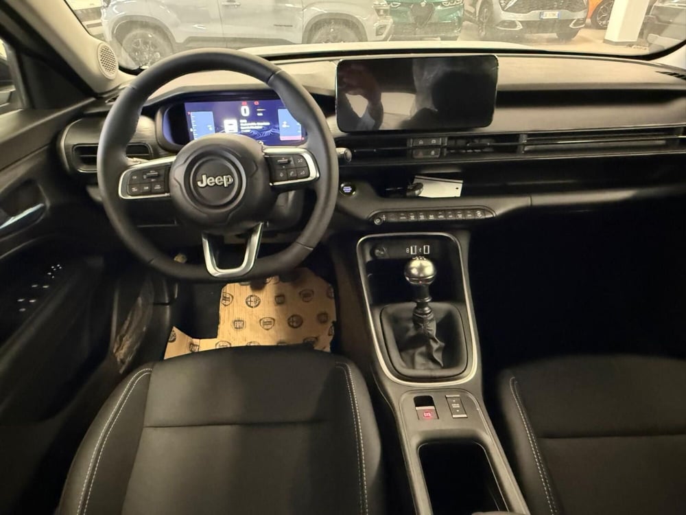 Jeep Avenger nuova a Arezzo (11)