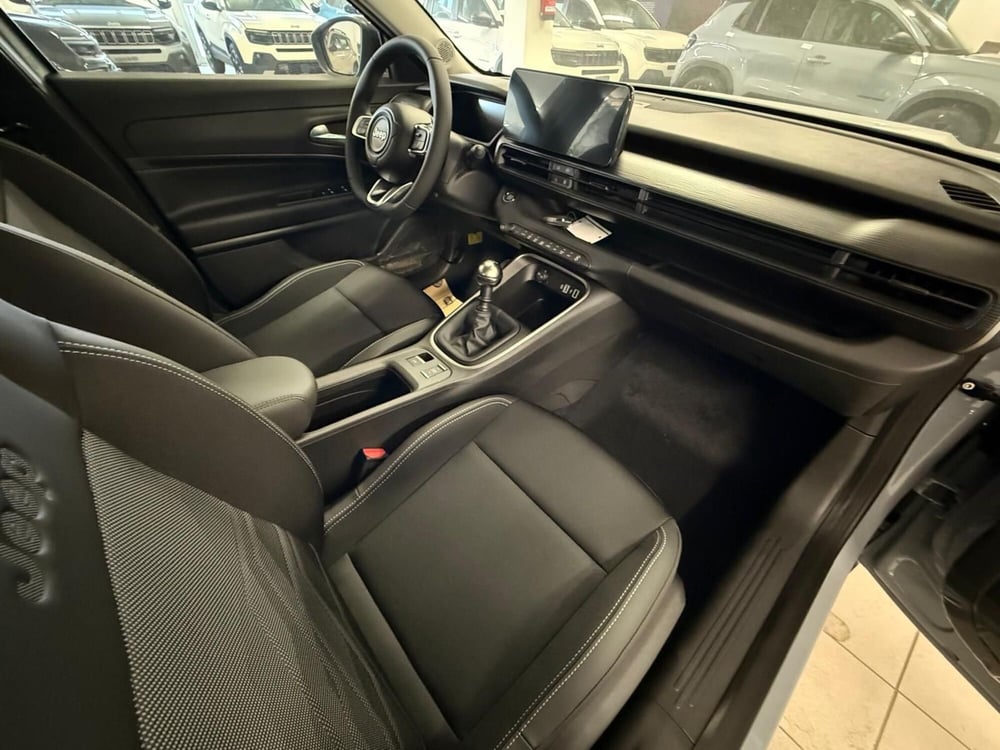 Jeep Avenger nuova a Arezzo (13)