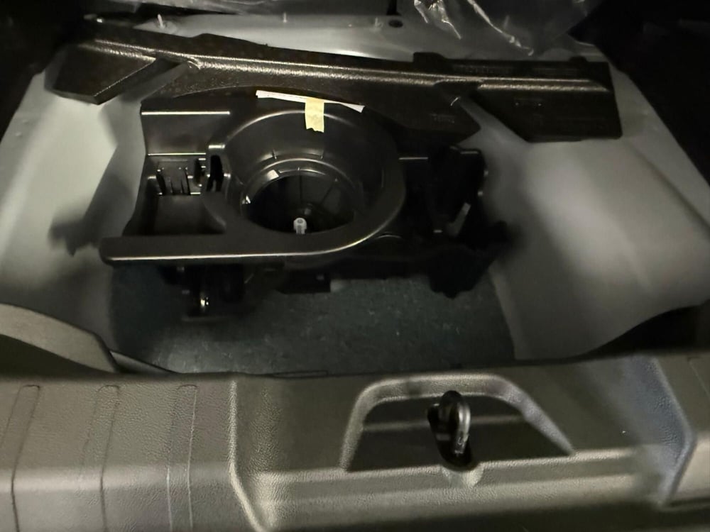 Jeep Avenger nuova a Arezzo (14)