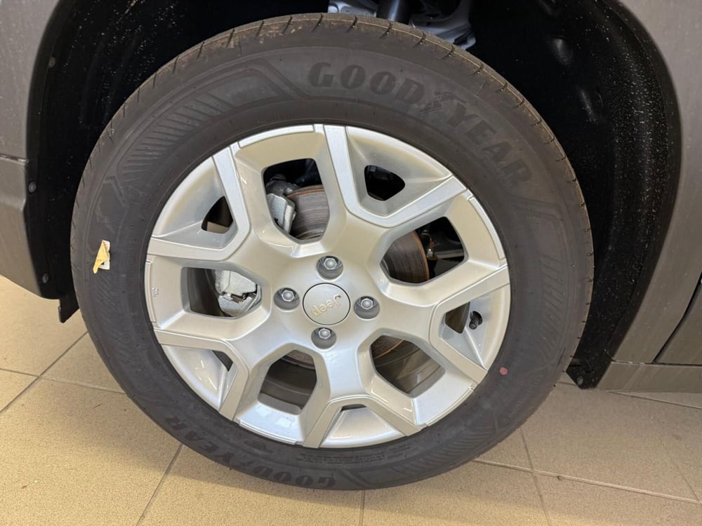 Jeep Avenger nuova a Arezzo (17)