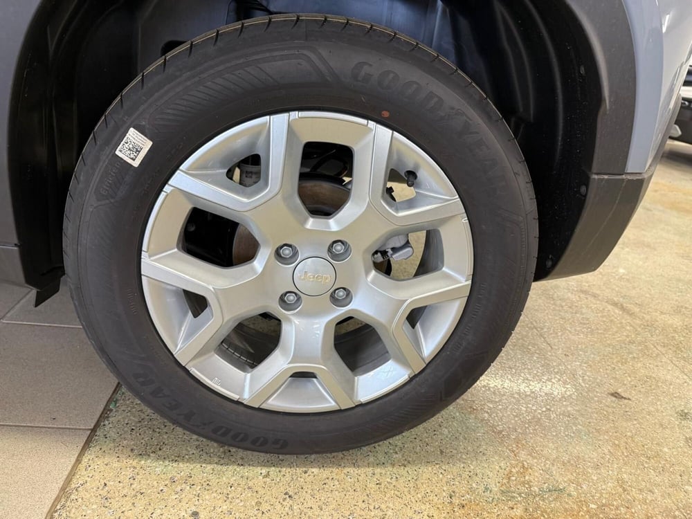 Jeep Avenger nuova a Arezzo (18)