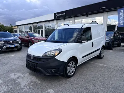 Fiat Dobl&ograve; 1.9 JTD cat Cargo Lamierato SX del 2022 usata a Jesi
