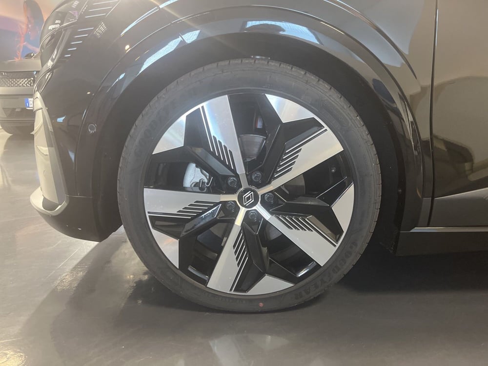 Renault Megane E-Tech Electric nuova a Vicenza (10)