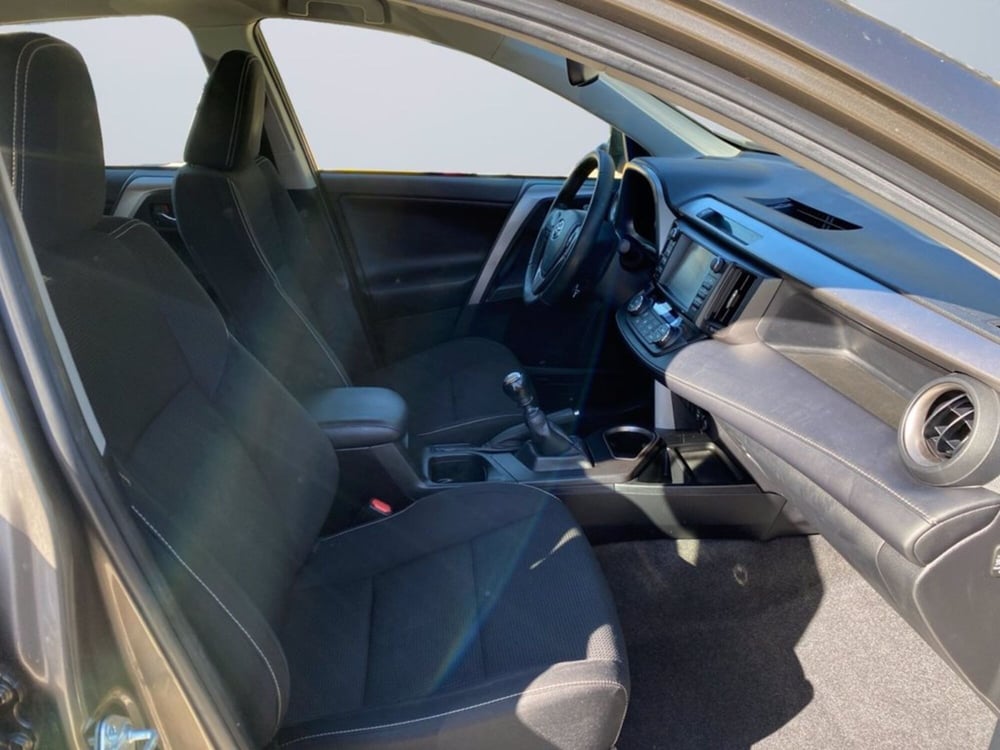 Toyota Rav4 usata a Milano (11)