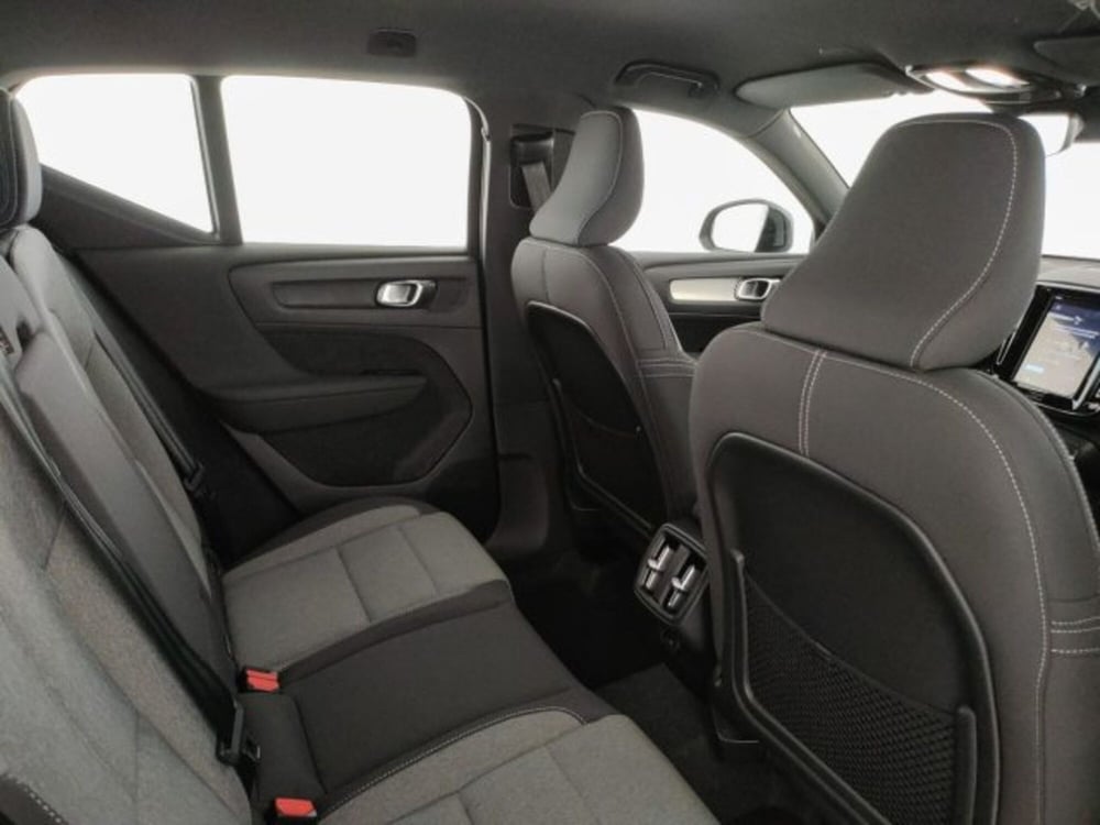 Volvo XC40 nuova a Modena (11)
