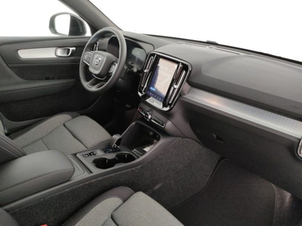 Volvo XC40 nuova a Modena (12)