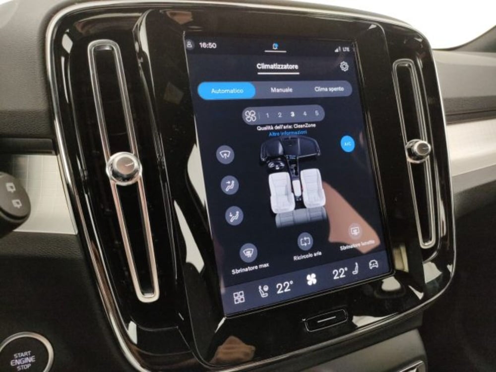 Volvo XC40 nuova a Modena (15)