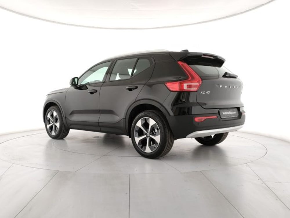 Volvo XC40 nuova a Modena (3)
