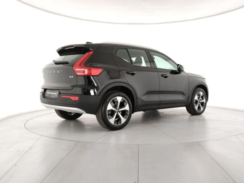 Volvo XC40 nuova a Modena (5)