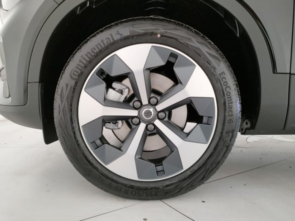 Volvo XC40 nuova a Modena (8)
