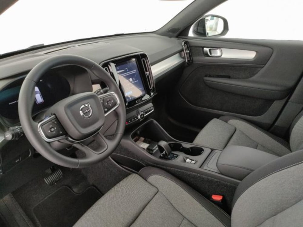 Volvo XC40 nuova a Modena (9)