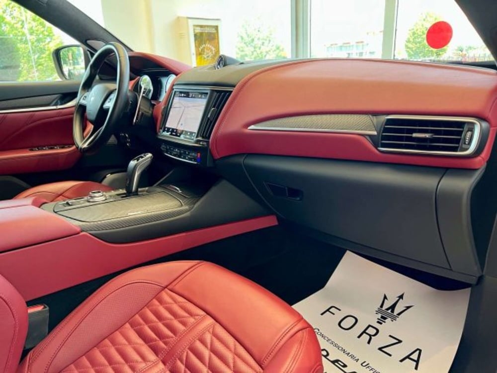 Maserati Levante usata a Torino (13)