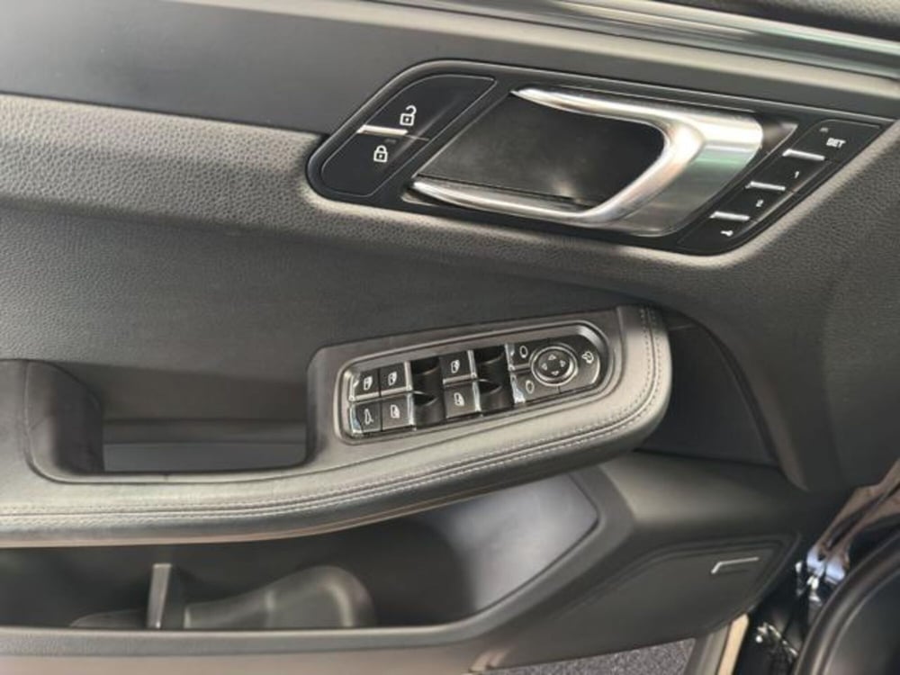 Porsche Macan usata a Milano (13)