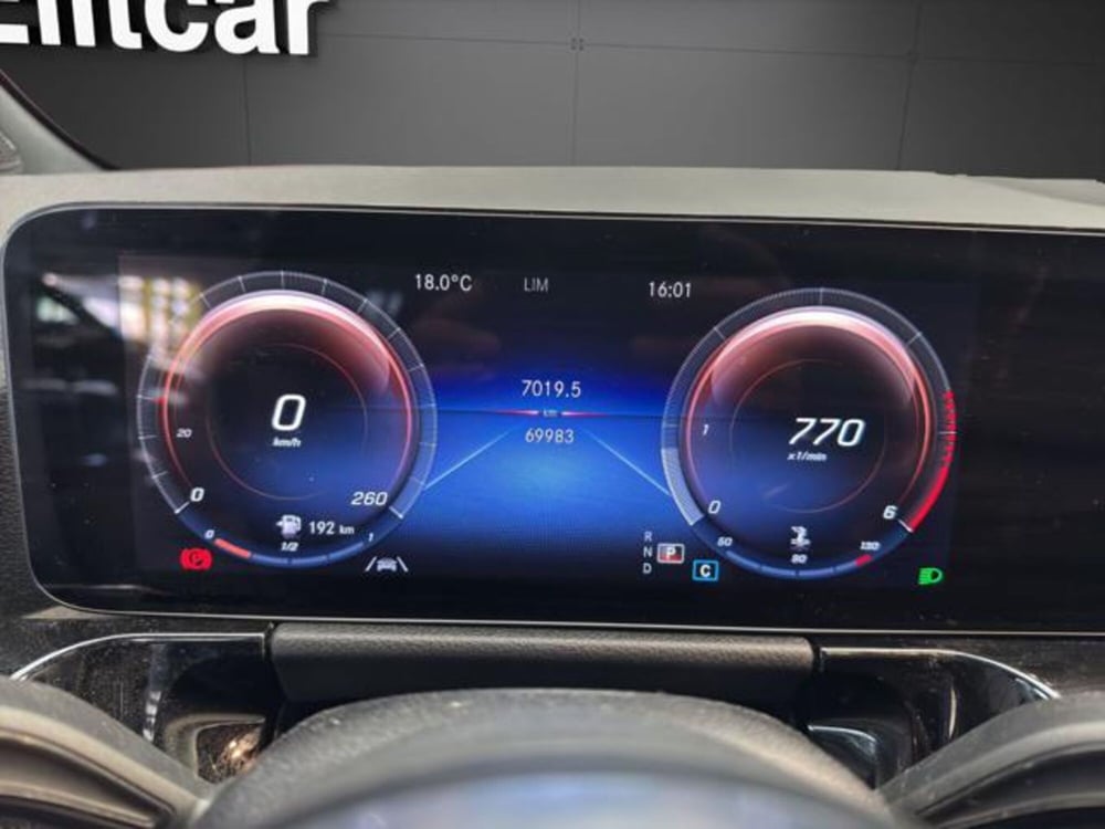 Mercedes-Benz GLA SUV usata a Milano (10)