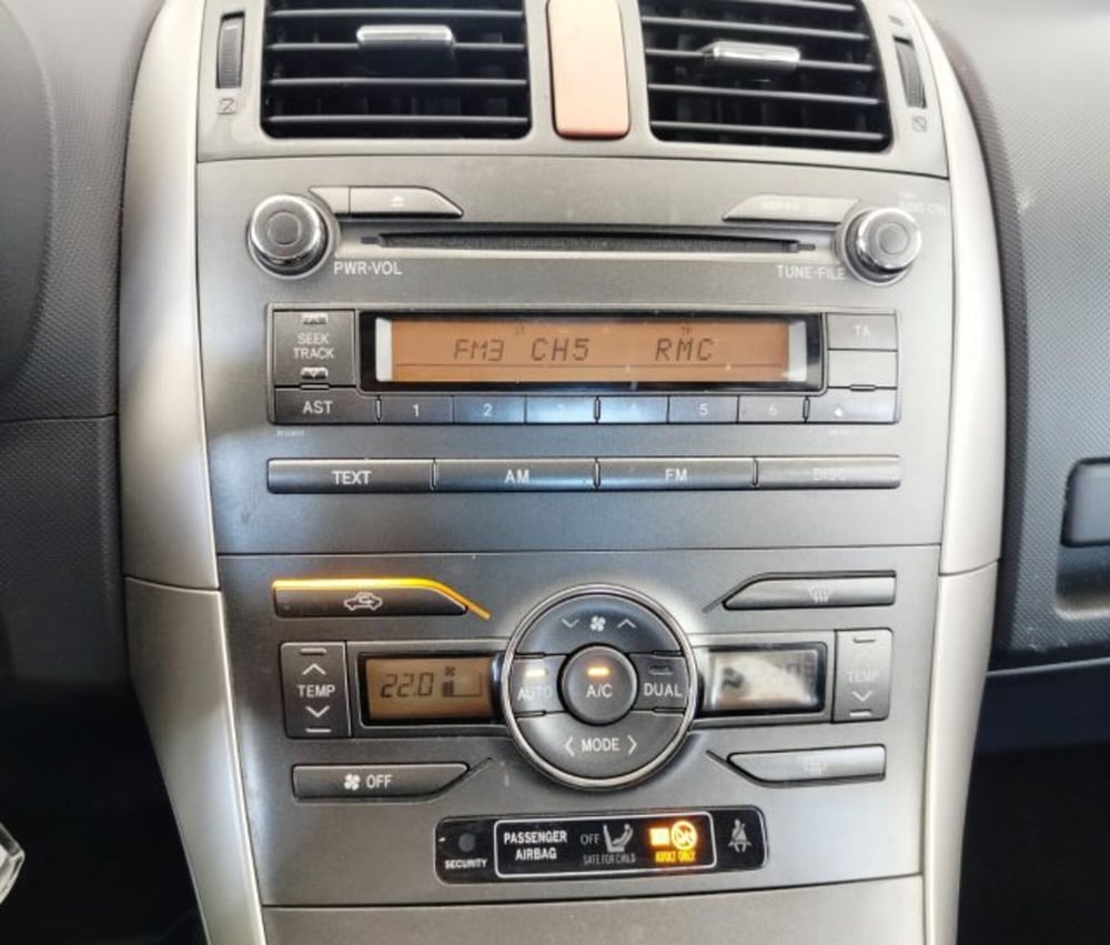 Toyota Auris usata a Oristano (14)