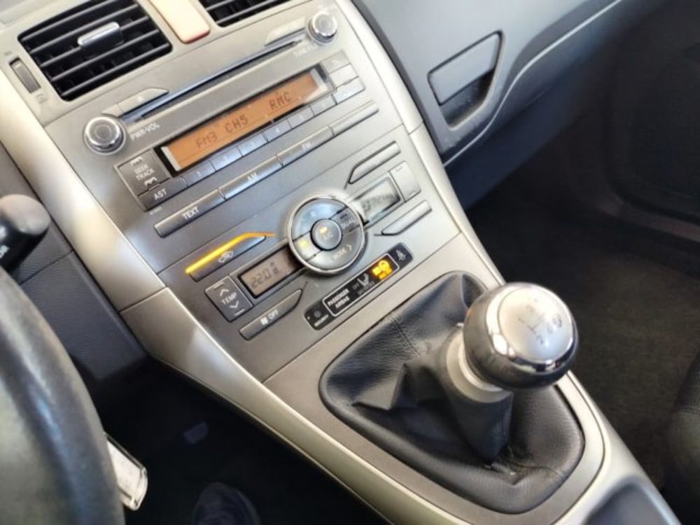 Toyota Auris usata a Oristano (15)