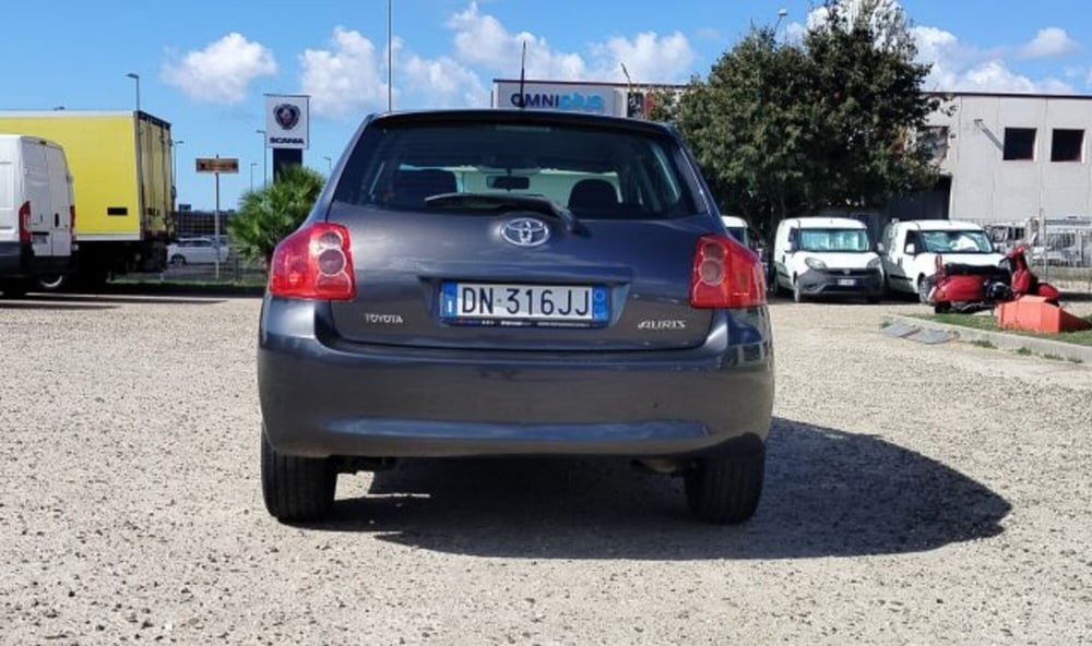 Toyota Auris usata a Oristano (4)
