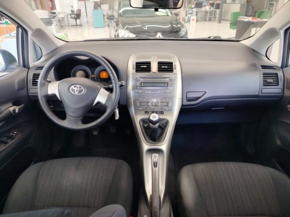 Toyota Auris usata a Oristano (9)
