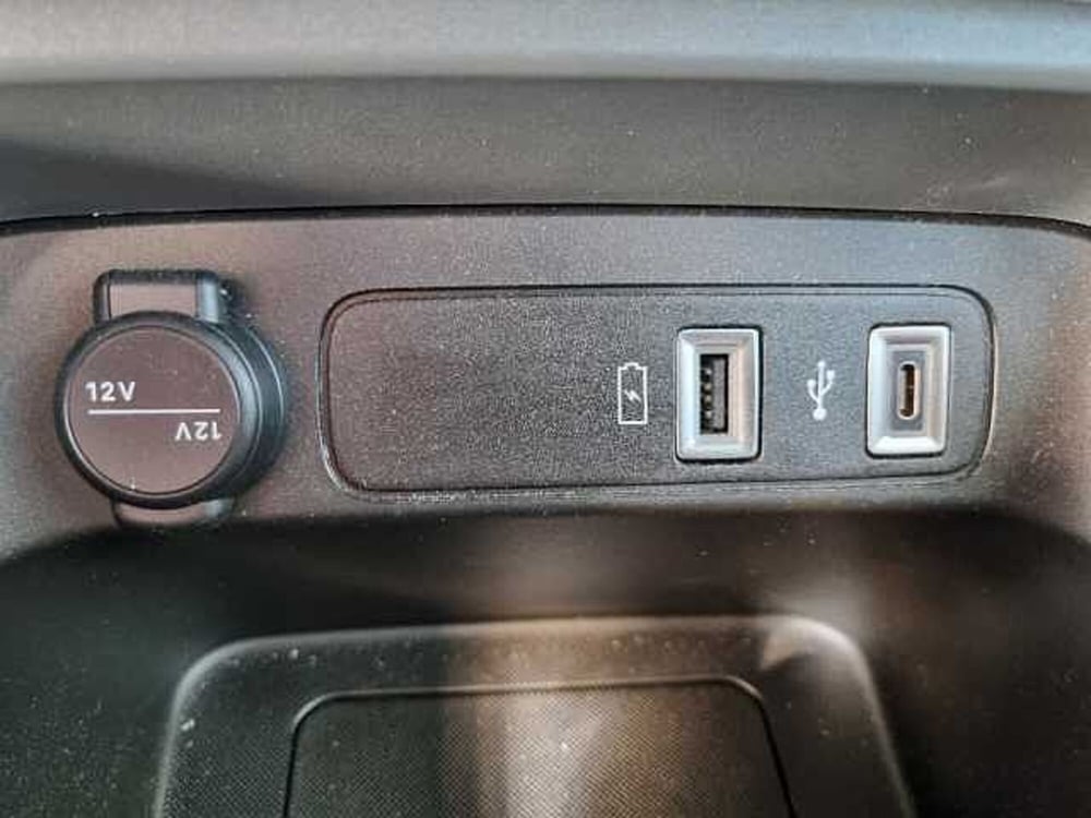 Jeep Avenger usata a Varese (14)