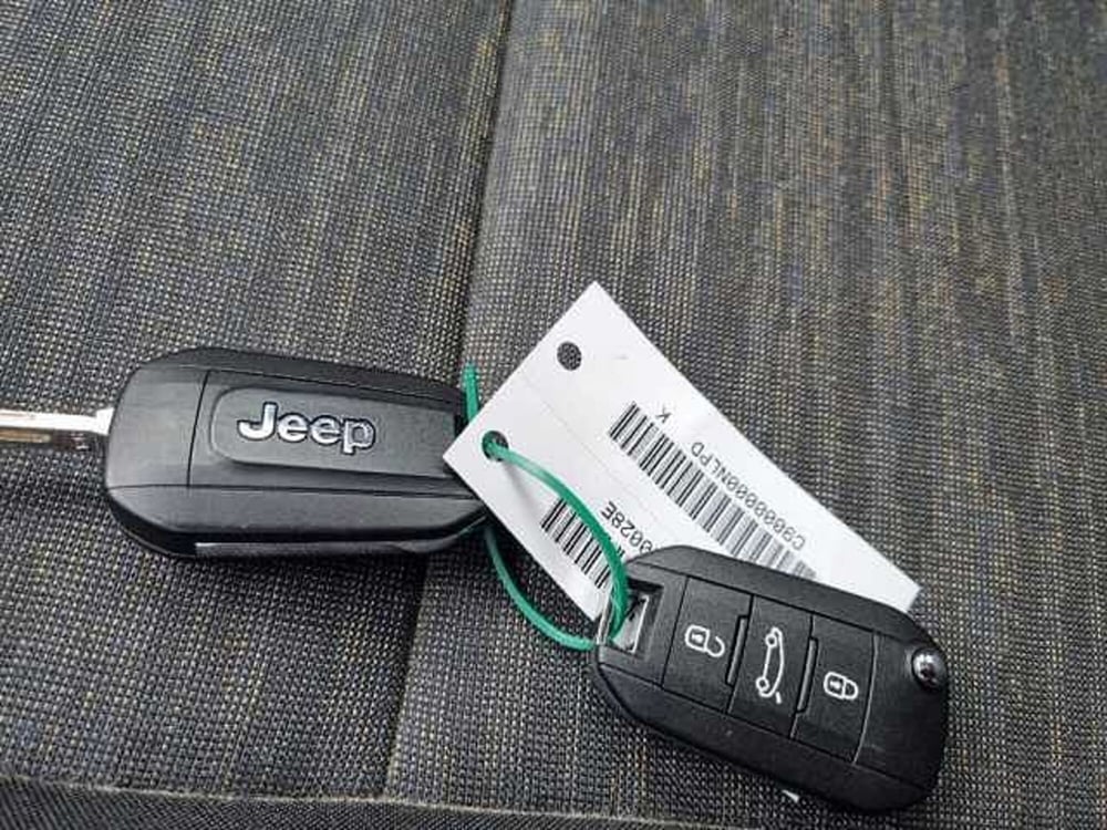 Jeep Avenger usata a Varese (15)