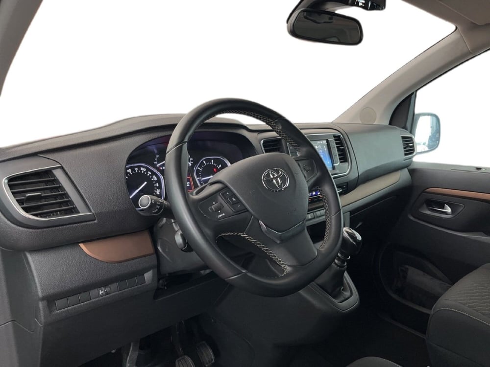 Toyota Proace Verso usata a Torino (11)