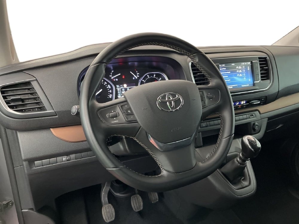 Toyota Proace Verso usata a Torino (12)