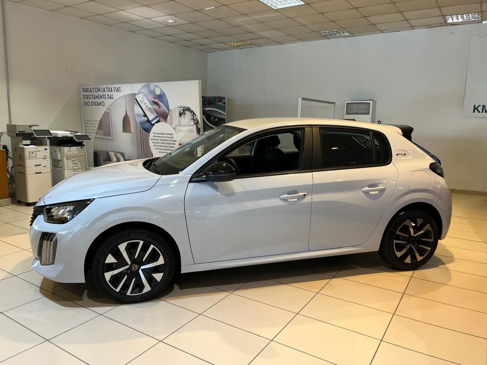 Peugeot 208 nuova a Milano (5)