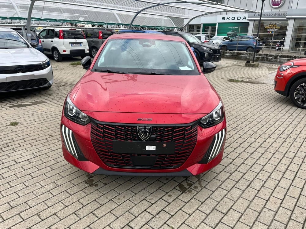 Peugeot 208 nuova a Milano (2)
