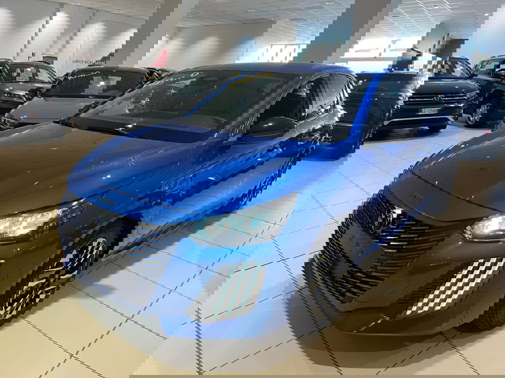 Peugeot 208 nuova a Milano