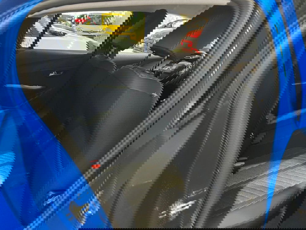 Peugeot 208 nuova a Milano (12)