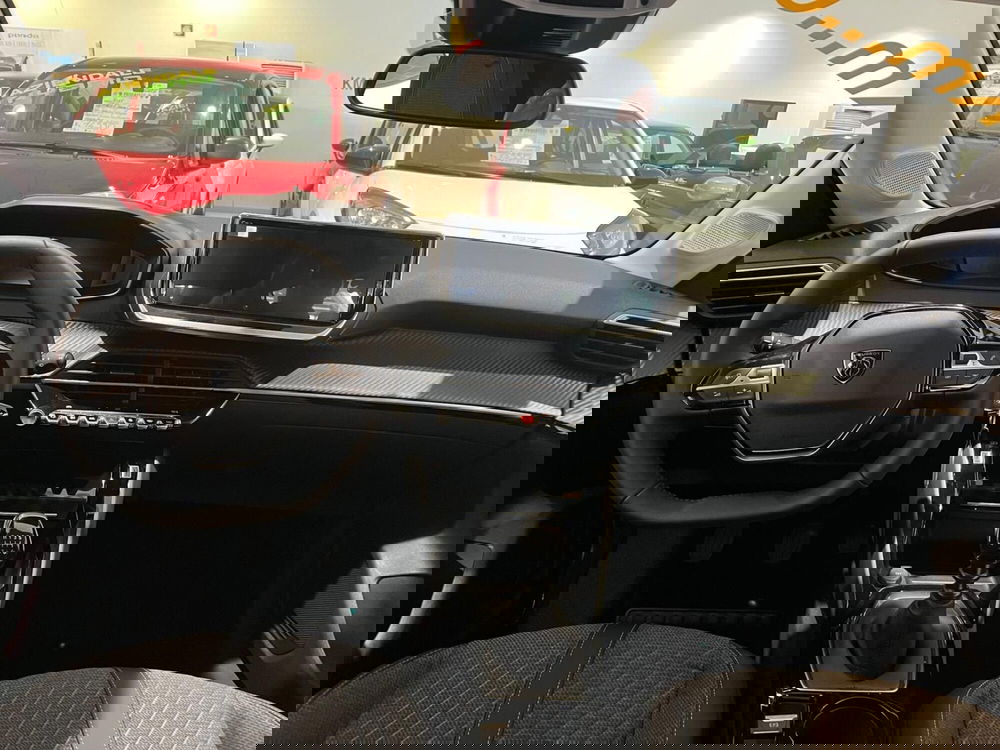 Peugeot 208 nuova a Milano (14)