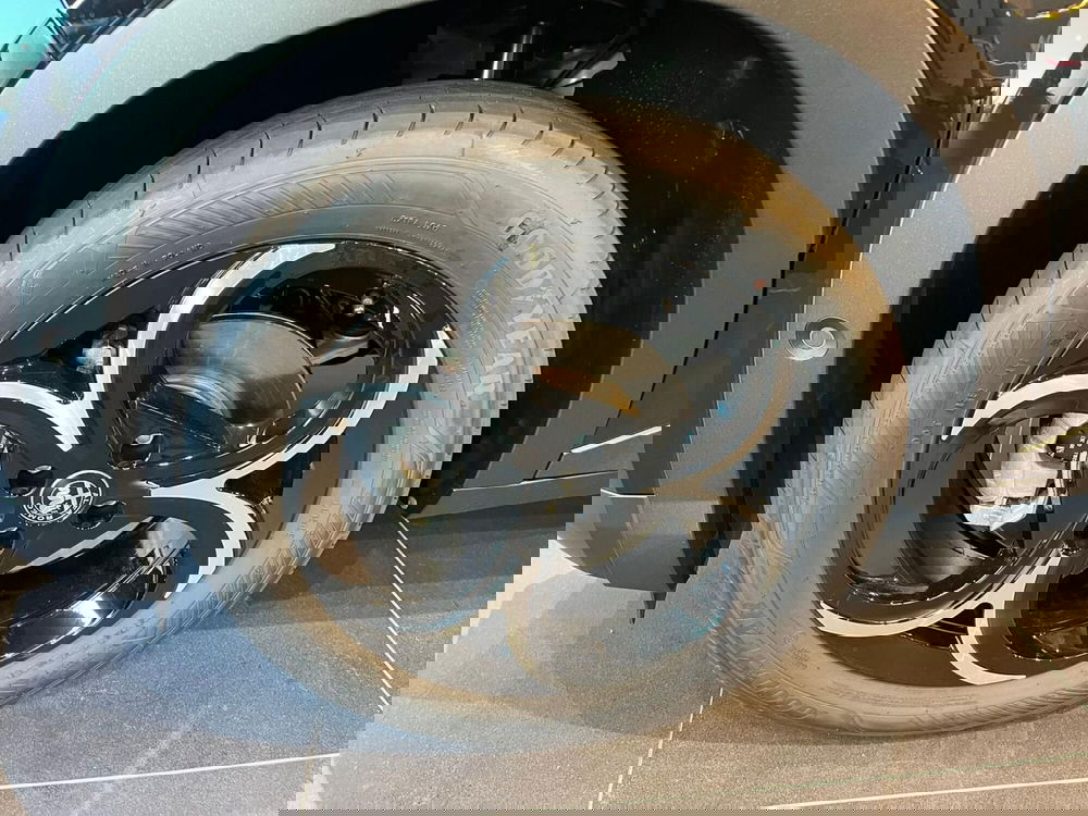 Alfa Romeo Junior nuova a Milano (11)