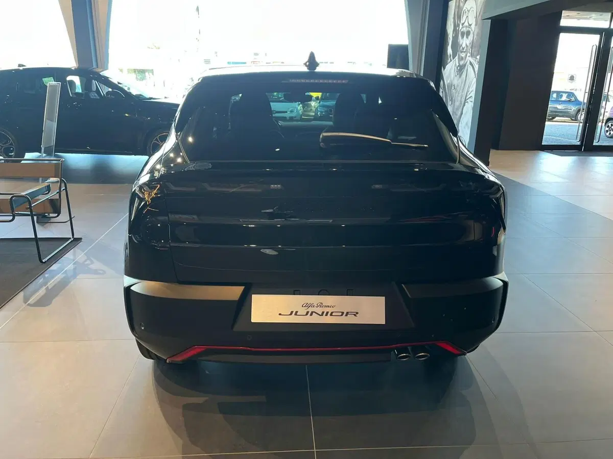 Alfa Romeo Junior nuova a Milano (8)