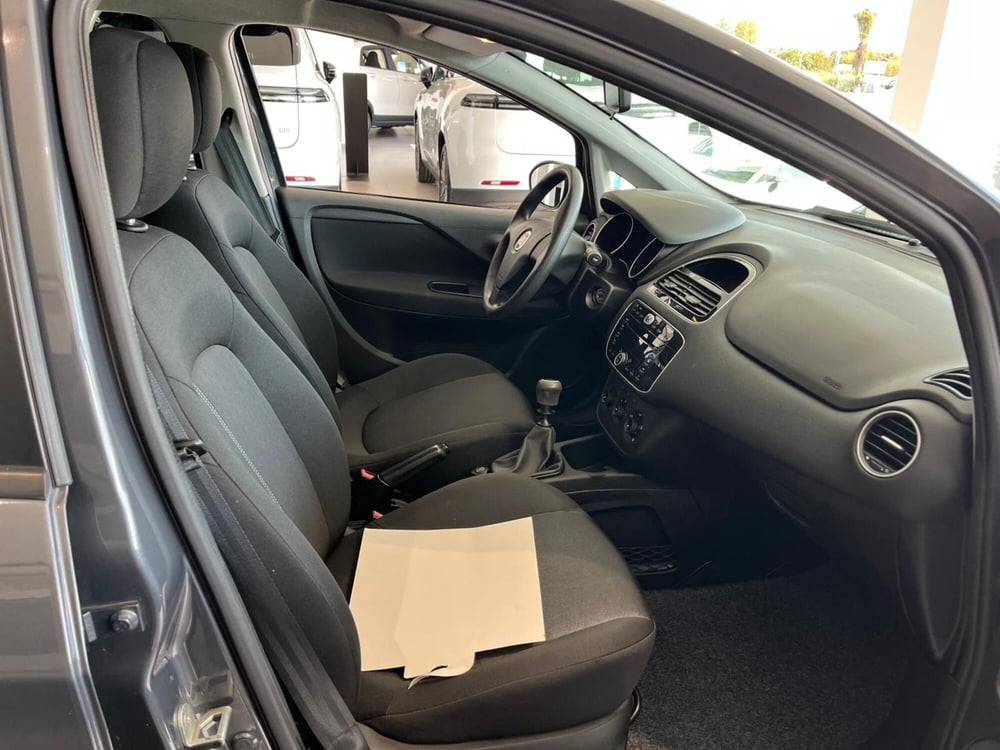 Fiat Punto usata a Milano (12)