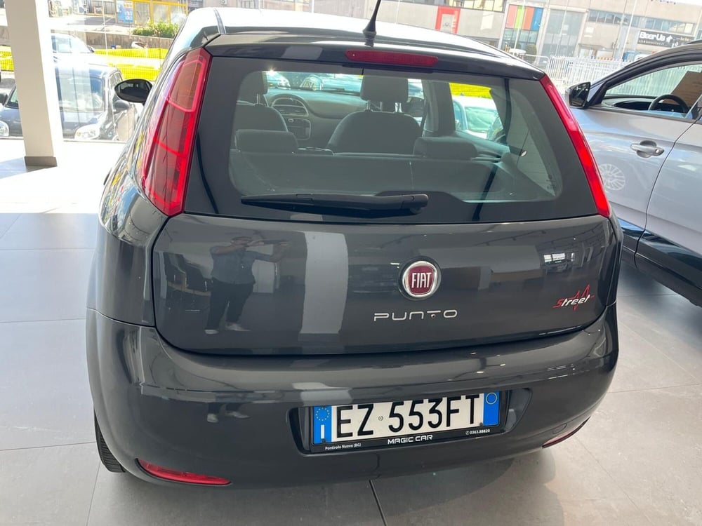 Fiat Punto usata a Milano (8)