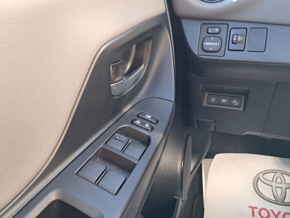 Toyota Yaris usata a Cagliari (18)