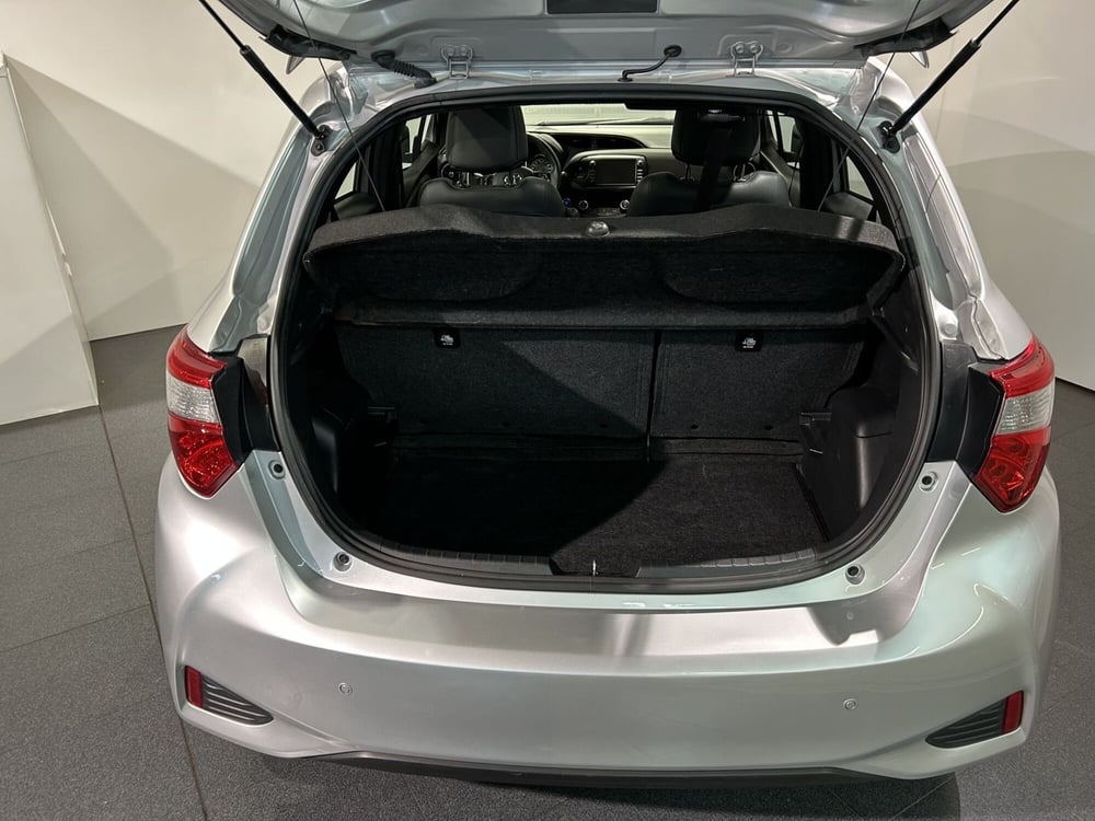 Toyota Yaris usata a Milano (11)