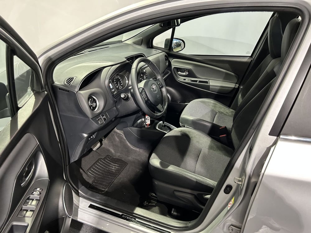 Toyota Yaris usata a Milano (12)
